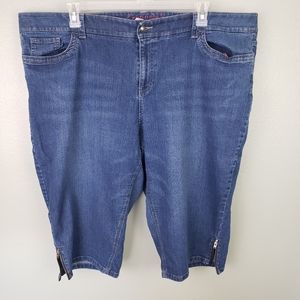 Plus Size Demin Capri